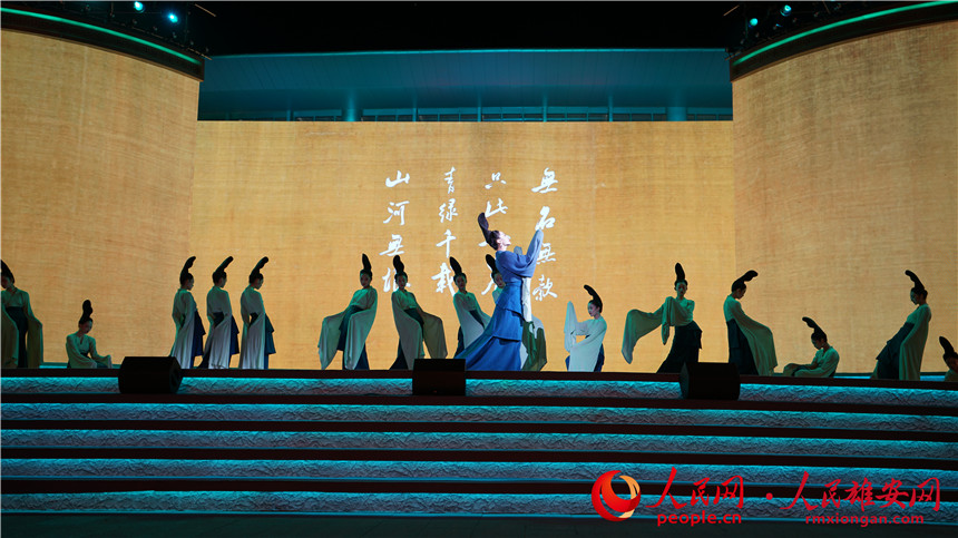 第十三屆中國(guó)藝術(shù)節(jié)閉幕式文藝演出現(xiàn)場(chǎng)。人民網(wǎng) 楊華龍攝
