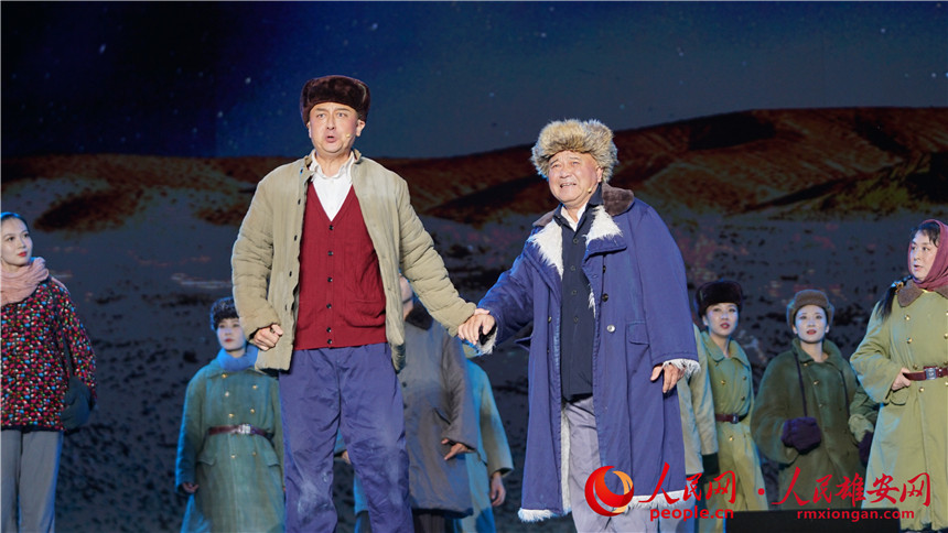 第十三屆中國藝術(shù)節(jié)閉幕式文藝演出現(xiàn)場。人民網(wǎng) 楊華龍攝
