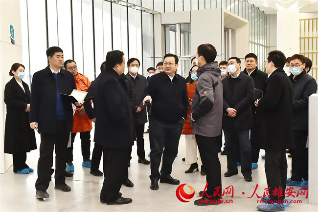 張國華調(diào)研容東片區(qū)市場化住宅項目和社區(qū)公服設(shè)施情況。劉向陽攝