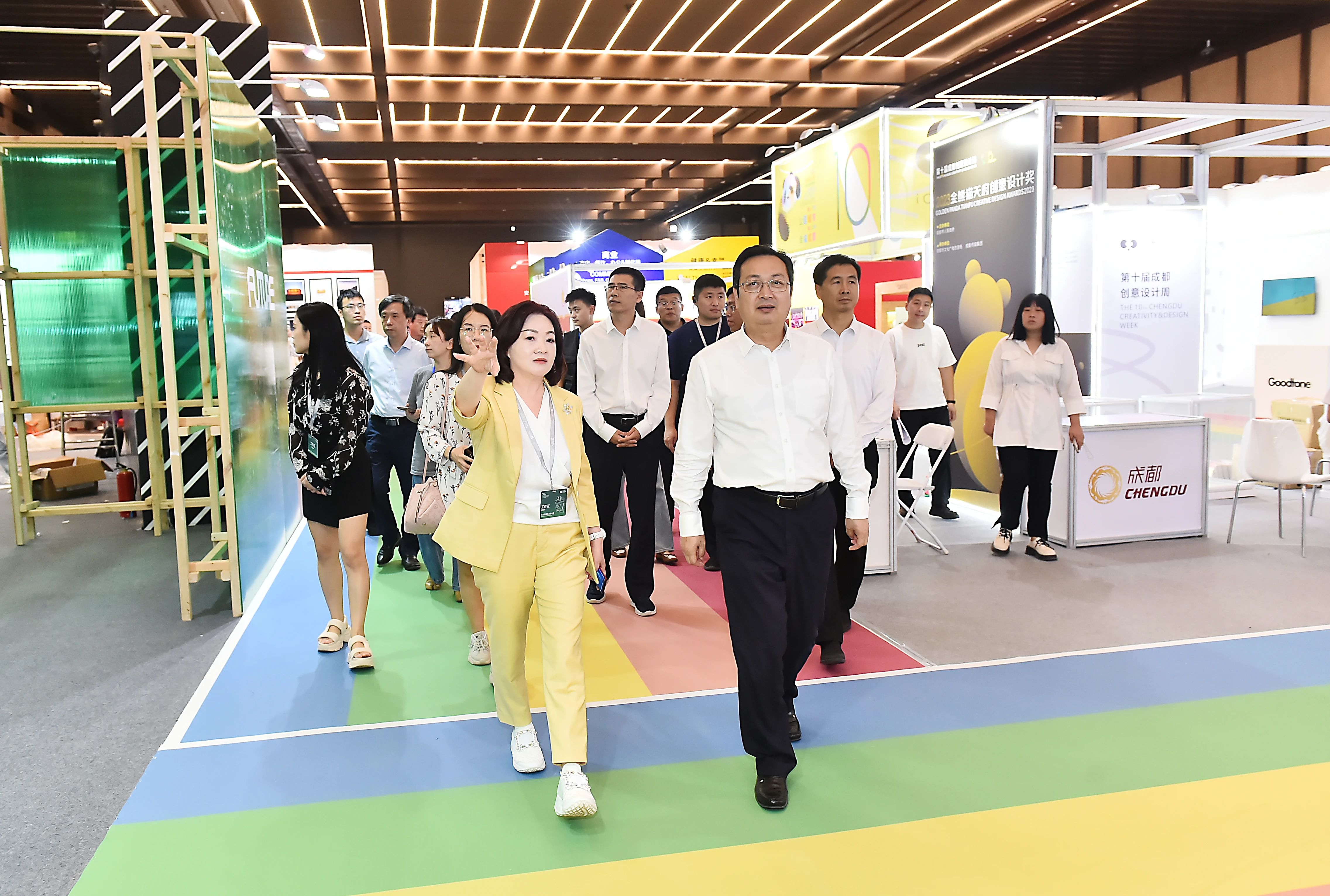 張國華調(diào)研2023河北國際工業(yè)設(shè)計周活動籌備工作。劉向陽攝